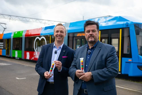 Schornsteinbahn - Alexander Teichert, kaufmännischer Geschäftsführer eins energie in sachsen (links); Jens Meiwald, Vorstand CVAG